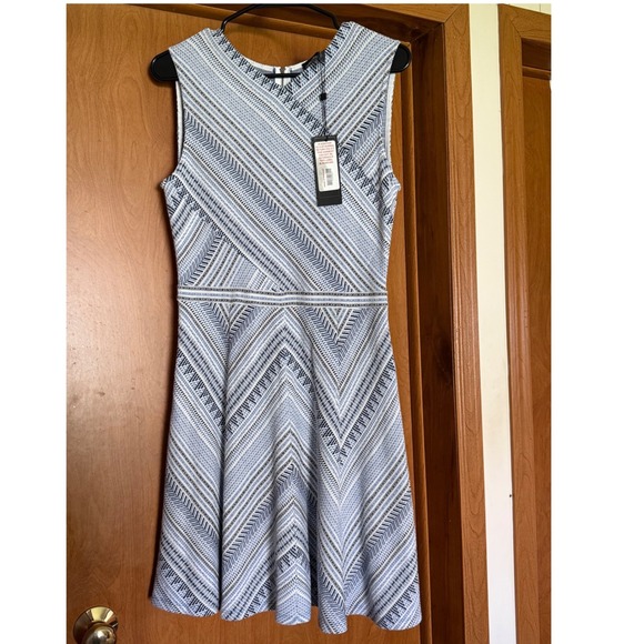 BCBGMaxAzria Dresses & Skirts - BCBGMAXAZRIA Jasmine Blue White Geometric Knit Fit & Flare Mini Dress Medium NWT